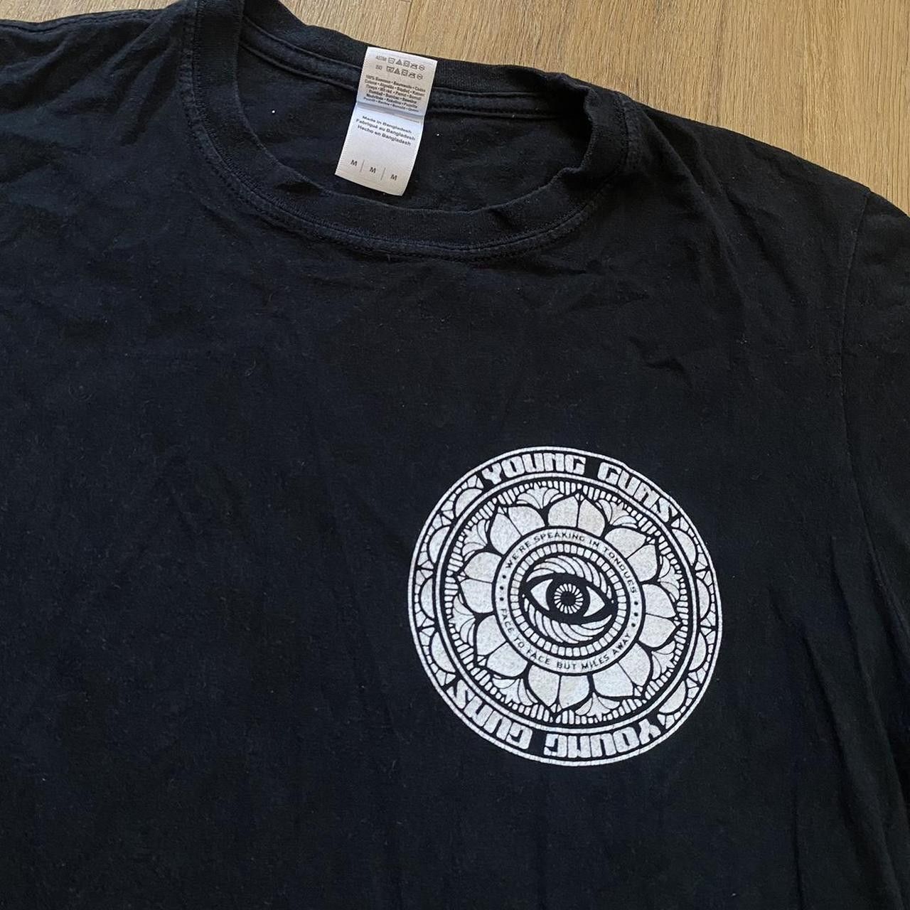 Gildan Young Guns rock big print black and white band tee Size US M / EU 48-50 / 2 - 4 Thumbnail