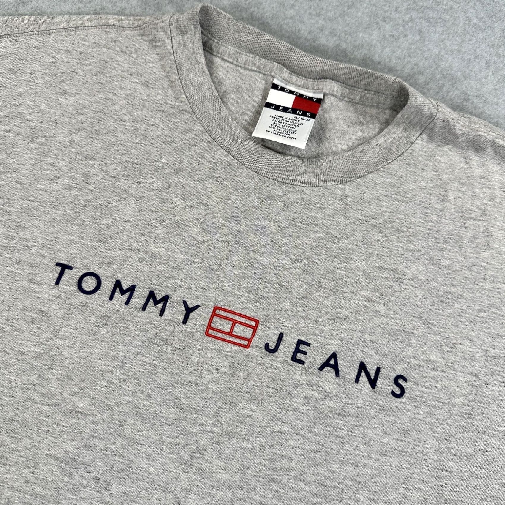 Logo 7 VINTAGE? No. Tommy Jeans Shirt Mens XL Gray Embroidered Logo Graphic Tee Short Sleeve Size US XL / EU 56 / 4 - 2 Thumbnail