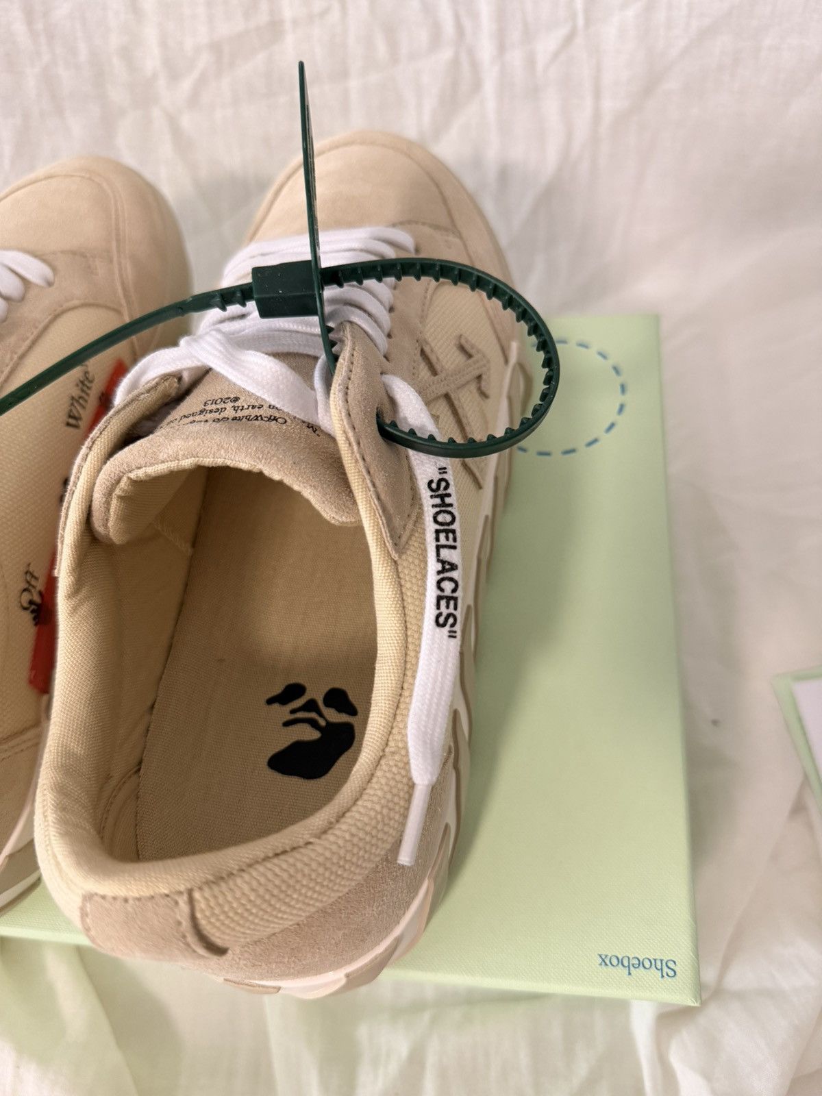 Off-White Off-White Low Vulcanized Beige Men's Sneakers Size US 11 / EU 44 - 6 Thumbnail