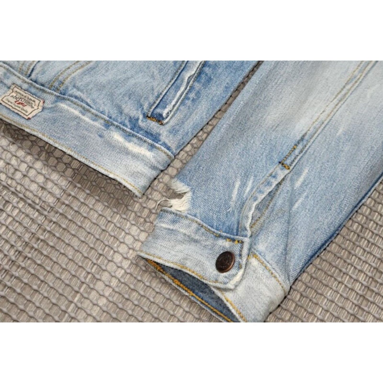 Abercrombie & Fitch VINTAGE Abercrombie & Fitch Distressed Blue Denim Trucker Jacket Women L Heavyweight jacket Blue 90s Grunge Embroidered Logo... Size L / US 10 / IT 46 - 6 Thumbnail