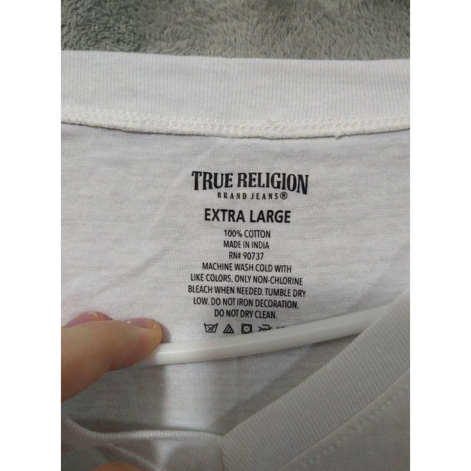 True Religion True Religion Shirt Mens XL White Cotton Short Sleeve V Neck Logo Casual Under Size US XL / EU 56 / 4 - 5 Thumbnail