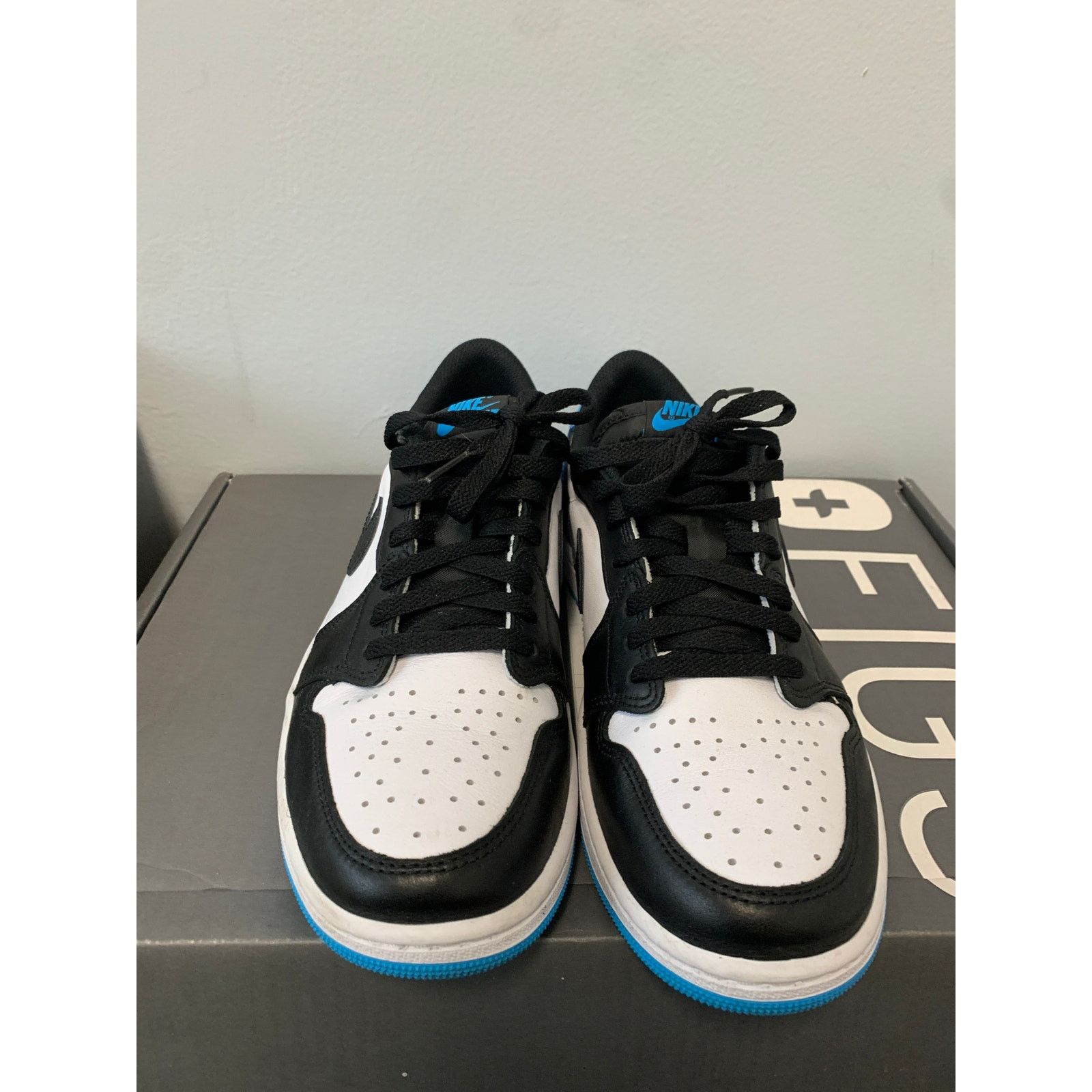 Nike Nike Air Jordan 1 Retro Low OG Black Blue Size 10.5 Used Size US 10.5 / EU 43-44 - 2 Thumbnail