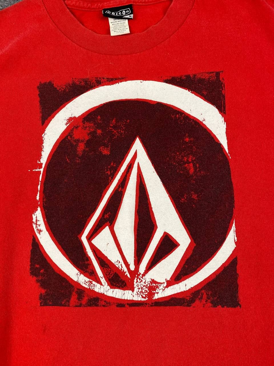 Volcom volcom skate brand tee very nice design Size US M / EU 48-50 / 2 - 2 Thumbnail