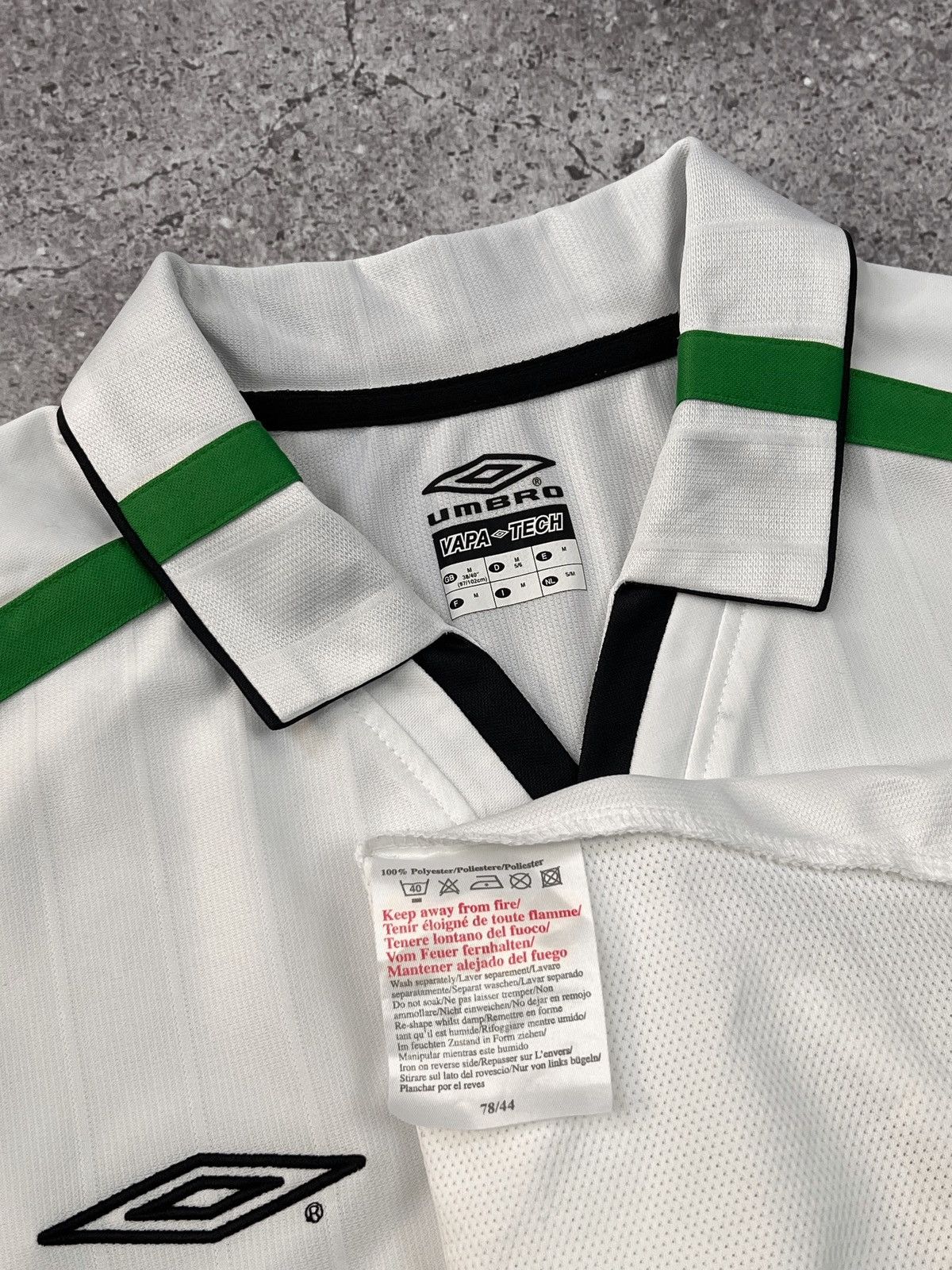Umbro Vintage Umbro Celtic 2001-2002 Away Football Jersey Size US M / EU 48-50 / 2 - 6 Thumbnail