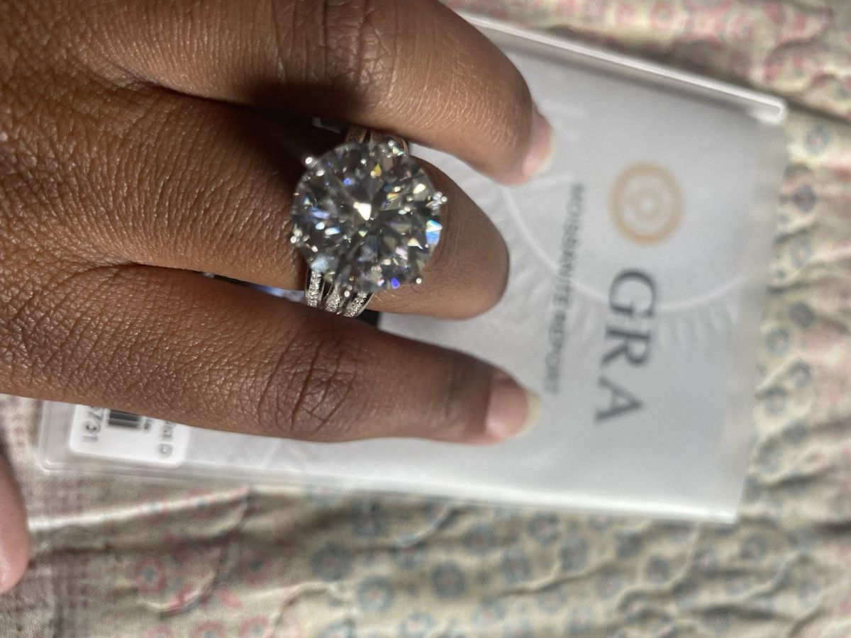 Other Moissanite 10ct Ring Size ONE SIZE - 4 Thumbnail