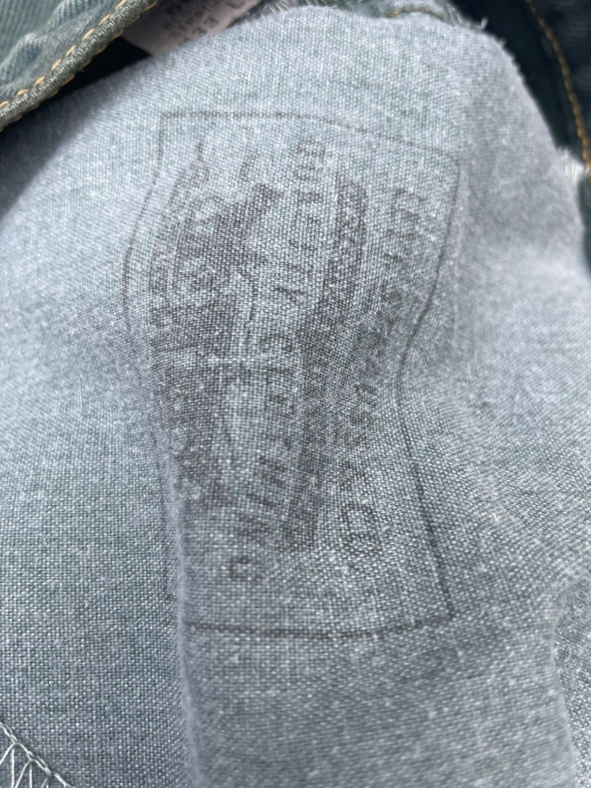 Levi's Vintage 1998 Levis 505 Single R Faded Distresed Size US 33 - 17 Thumbnail
