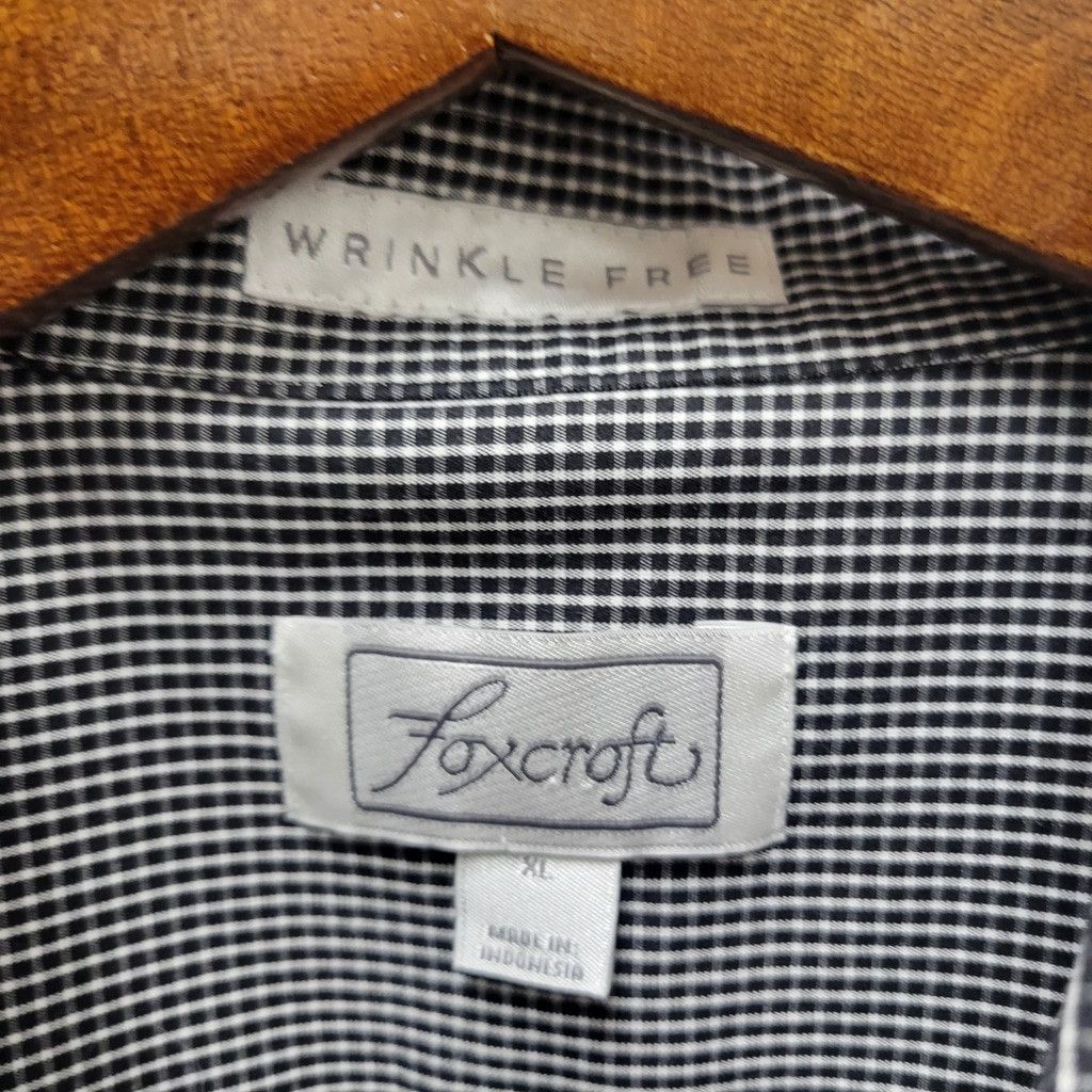 Other Foxcroft Women's Wrinkle Free V-Neck Button Up Long-Sleeve Size XL / US 12-14 / IT 48-50 - 7 Thumbnail