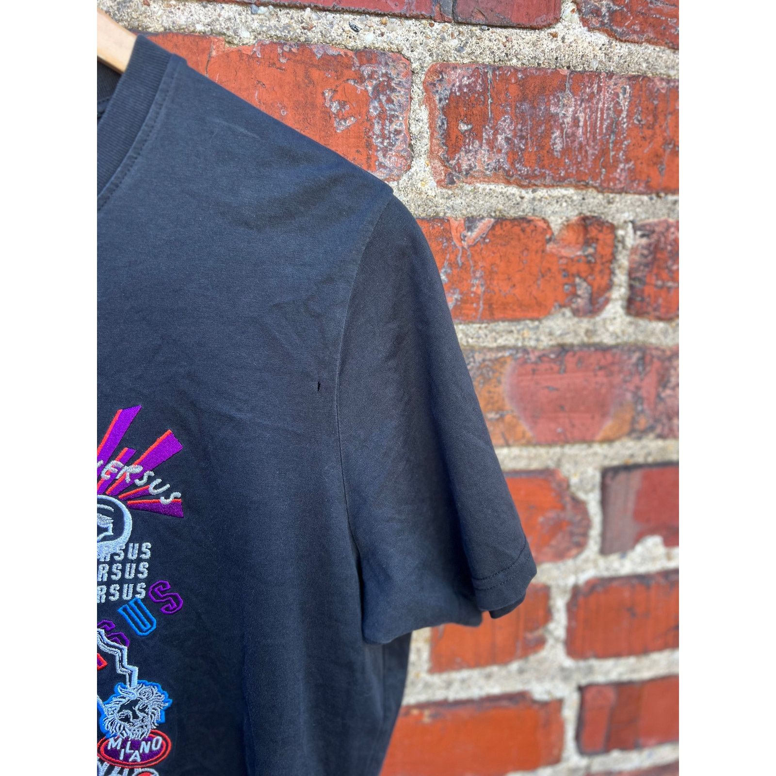 Versace Versus Versace Embroidered Tee Size Large Size US L / EU 52-54 / 3 - 4 Thumbnail