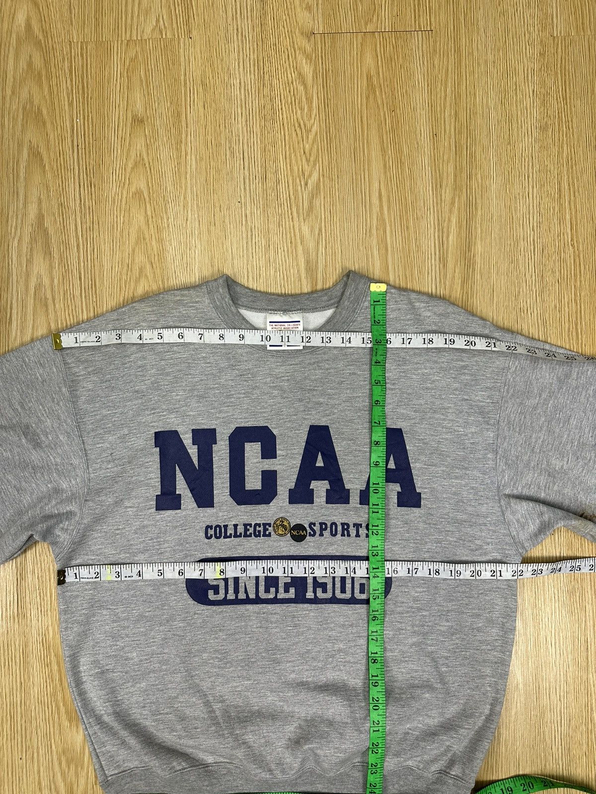 NCAA Vintage NCAA by Descente Crewneck Z239 Size US L / EU 52-54 / 3 - 8 Thumbnail