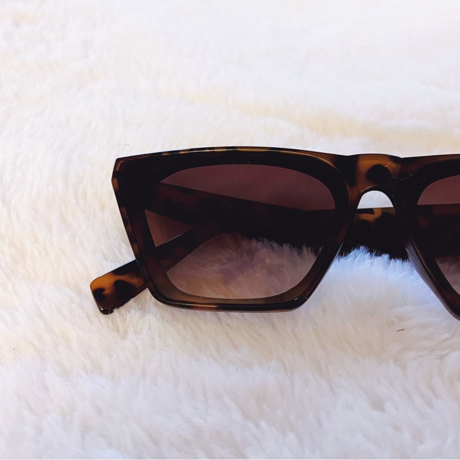 Other Lucy Tortoise Brown Sleek Square Frame Sunglasses Size ONE SIZE - 2 Thumbnail