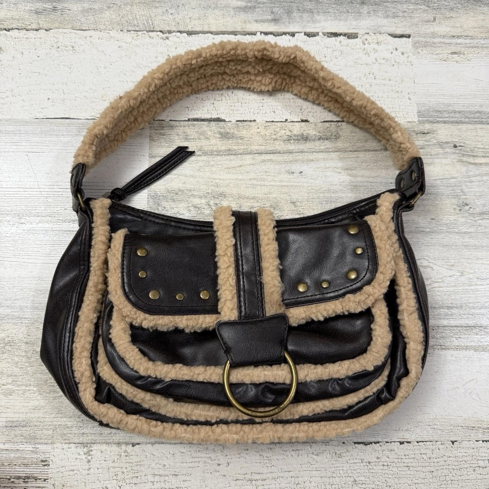 The Unbranded Brand Vegan Leather Y2k Faux Fur Purse Size ONE SIZE - 1 Thumbnail