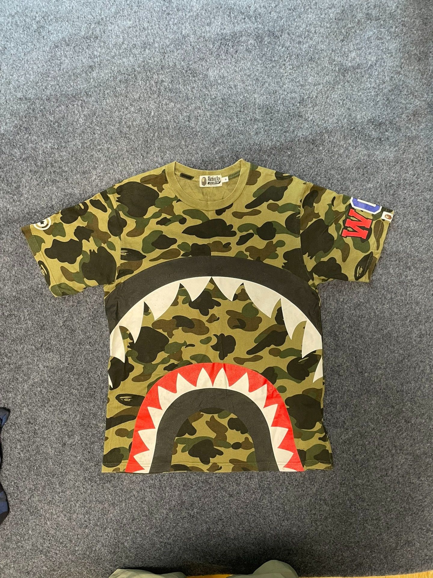 Bape Bape T Multi Shark T-Shirt Casual Size US M / EU 48-50 / 2 - 1 Thumbnail