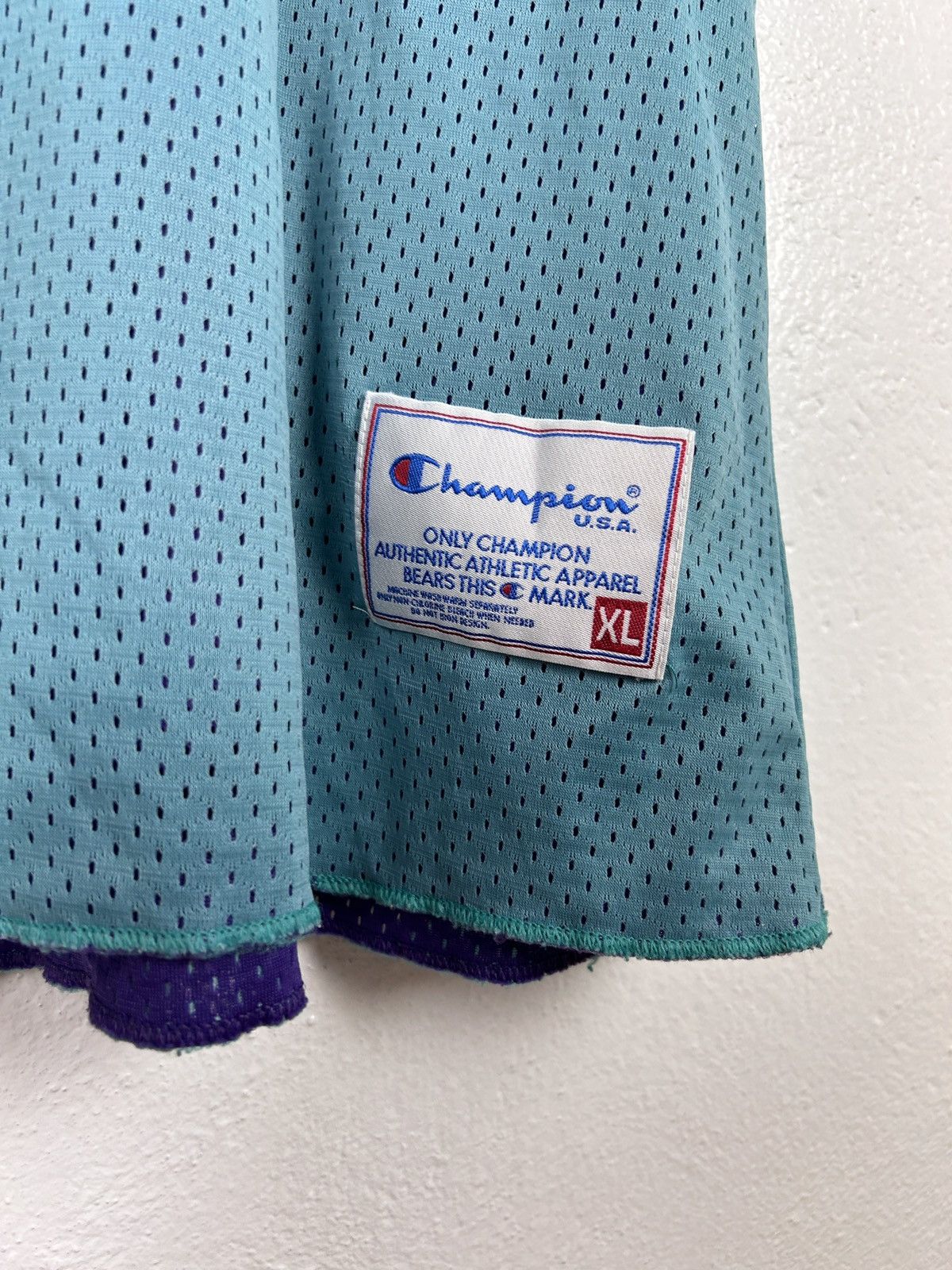 Champion Vintage Champion Hornets #2 Larry Johnson Reversible Jersey Size US XL / EU 56 / 4 - 8 Thumbnail