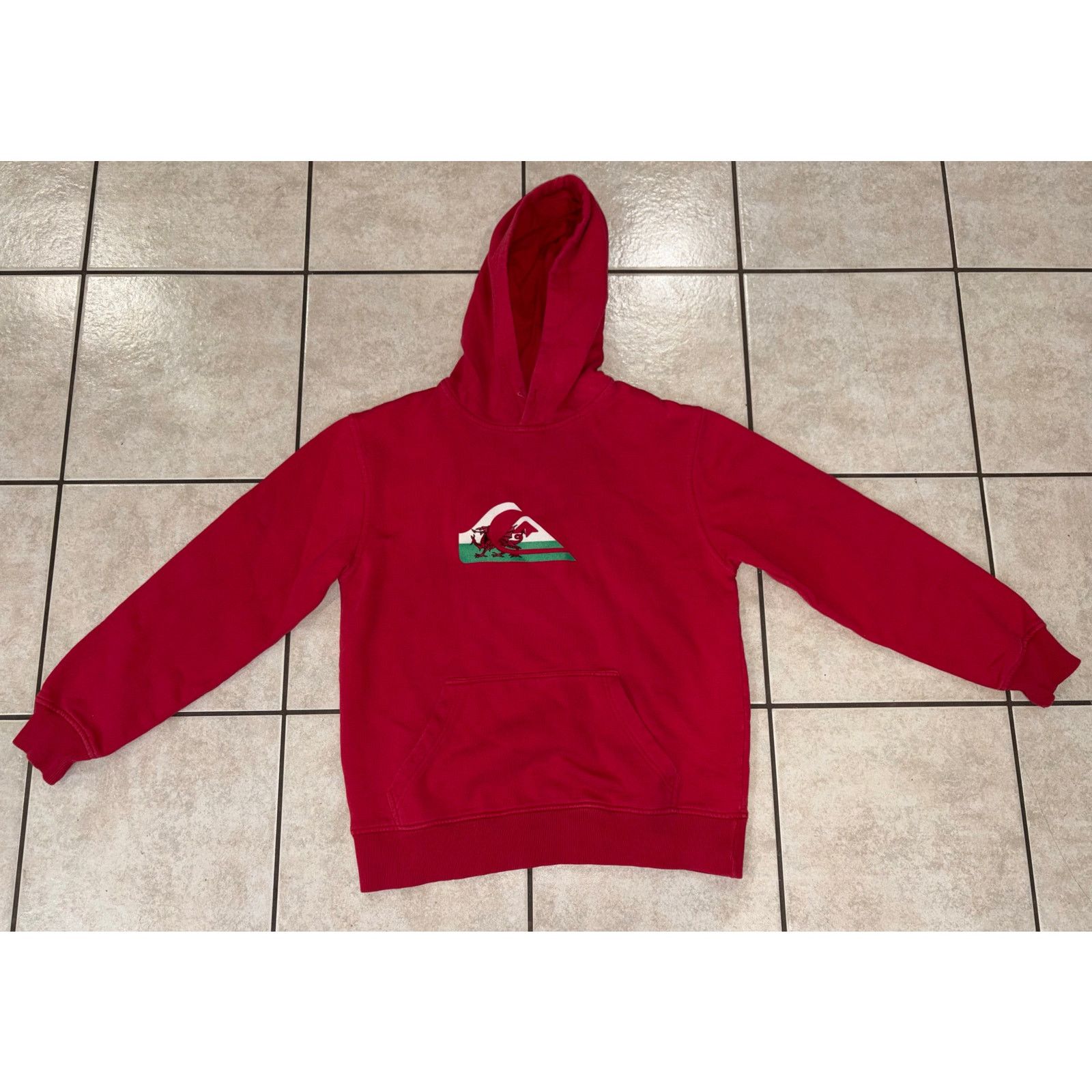 Quiksilver Rare Quiksilver dragon y2K hoodie red welsh men’s small Size US S / EU 44-46 / 1 - 1 Thumbnail