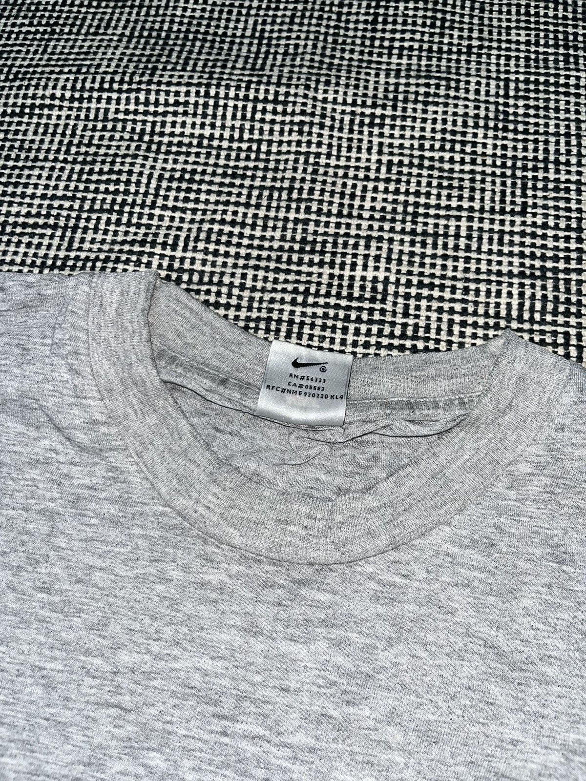 Nike × Vintage 90s Nike oversized brown swoosh gray t-shirt baggy fit Size US XL / EU 56 / 4 - 4 Thumbnail