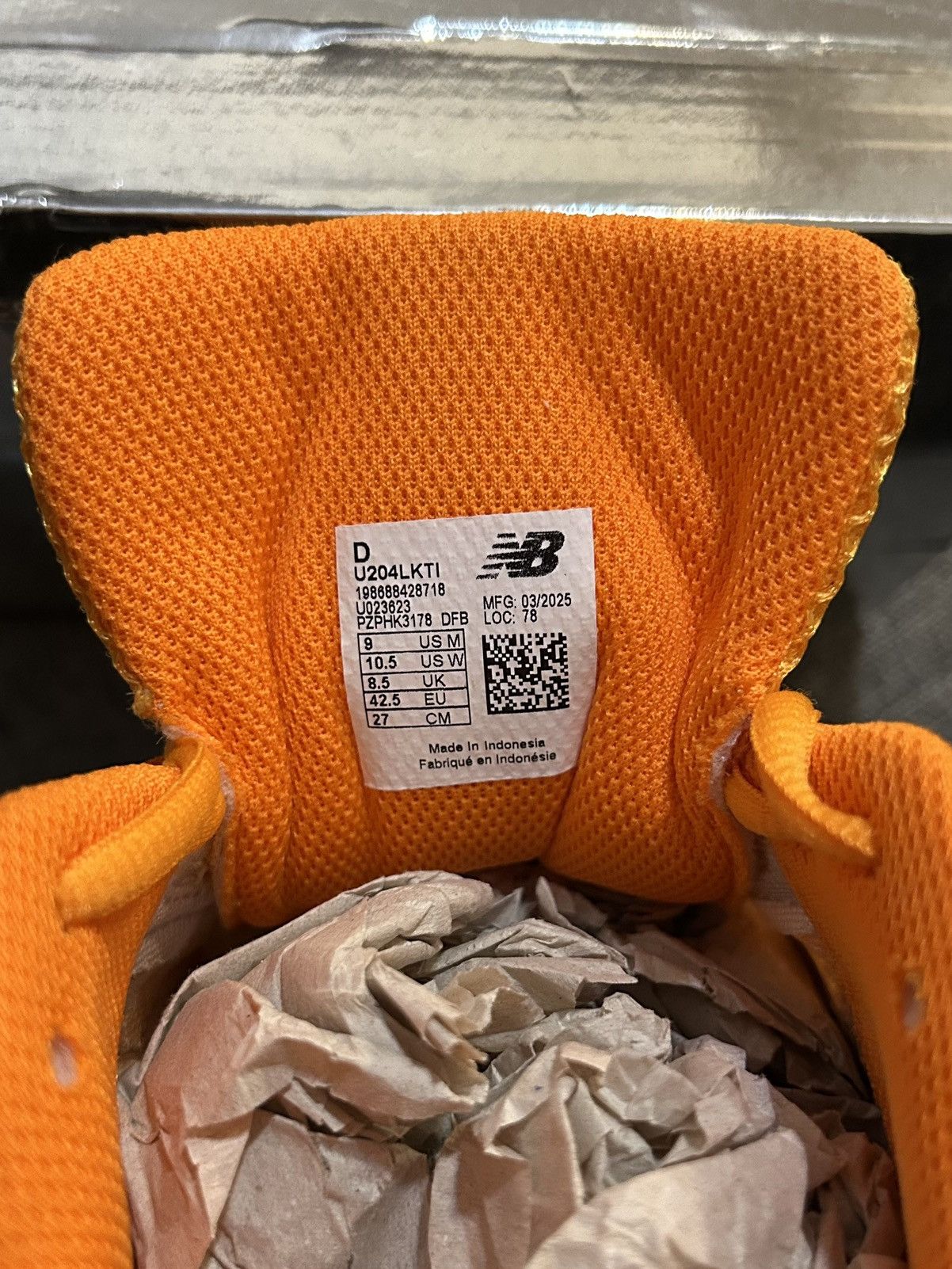 Kith × New Balance BRAND NEW New Balance x Kith Orange 204L Size US 9 / EU 42 - 8 Thumbnail