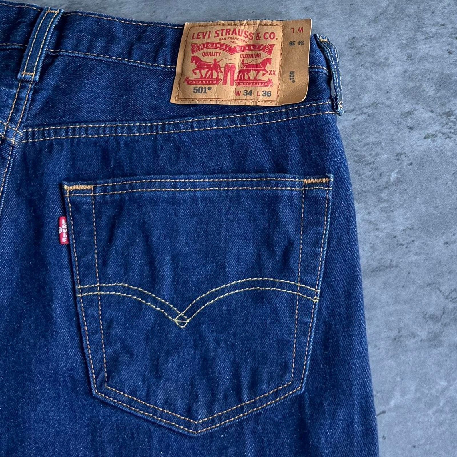 Levi's × Levi's Vintage Clothing × Vintage Vintage Y2K Levi’s 501 Straight Fit Essential Denim Jeans Size US 34 / EU 50 - 3 Thumbnail