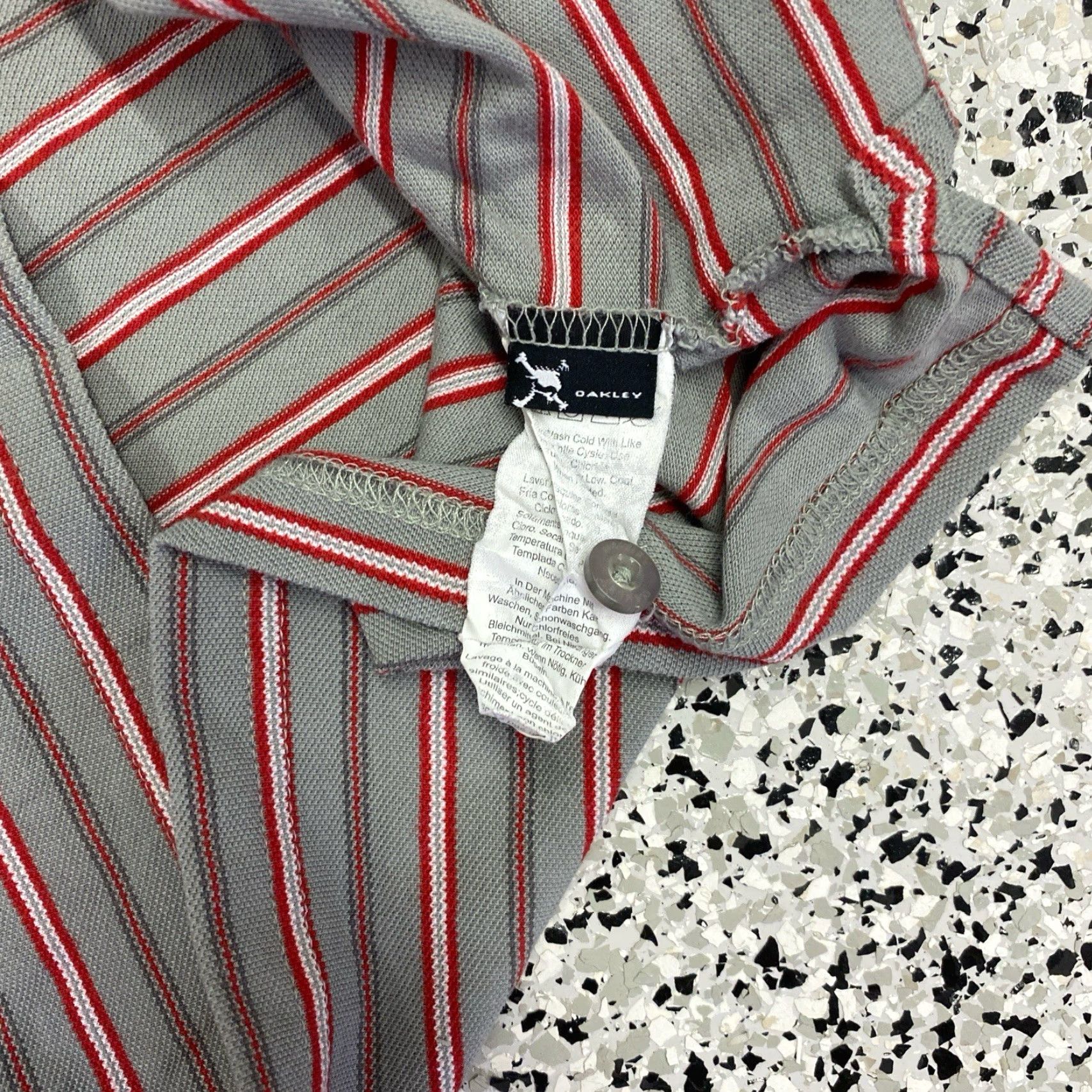 Oakley VINTAGE Oakley Polo Shirt Center Logo Y2K Drill 2XL Red Grey Mens Polo Shirt, Logo, 90s, All Seasons, Golf, Skateboarding, Walking Size US XXL / EU 58 / 5 - 4 Thumbnail