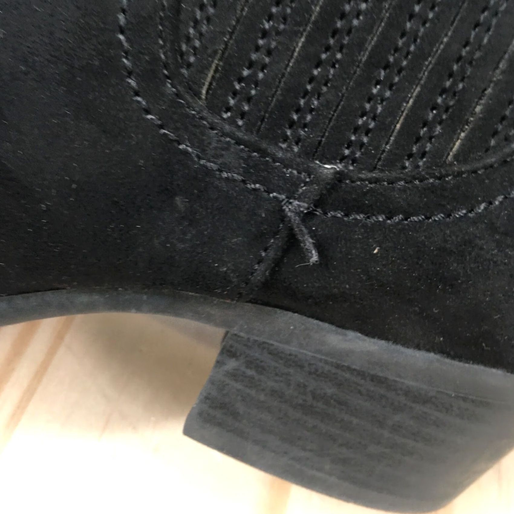American Eagle Outfitters American Eagle Boots Womens 6.5 W Casual Heels Ankle Bootie Black Faux Suede Bootie Womens 6.5 W Black Faux Suede Size US 7 / IT 37 - 5 Thumbnail