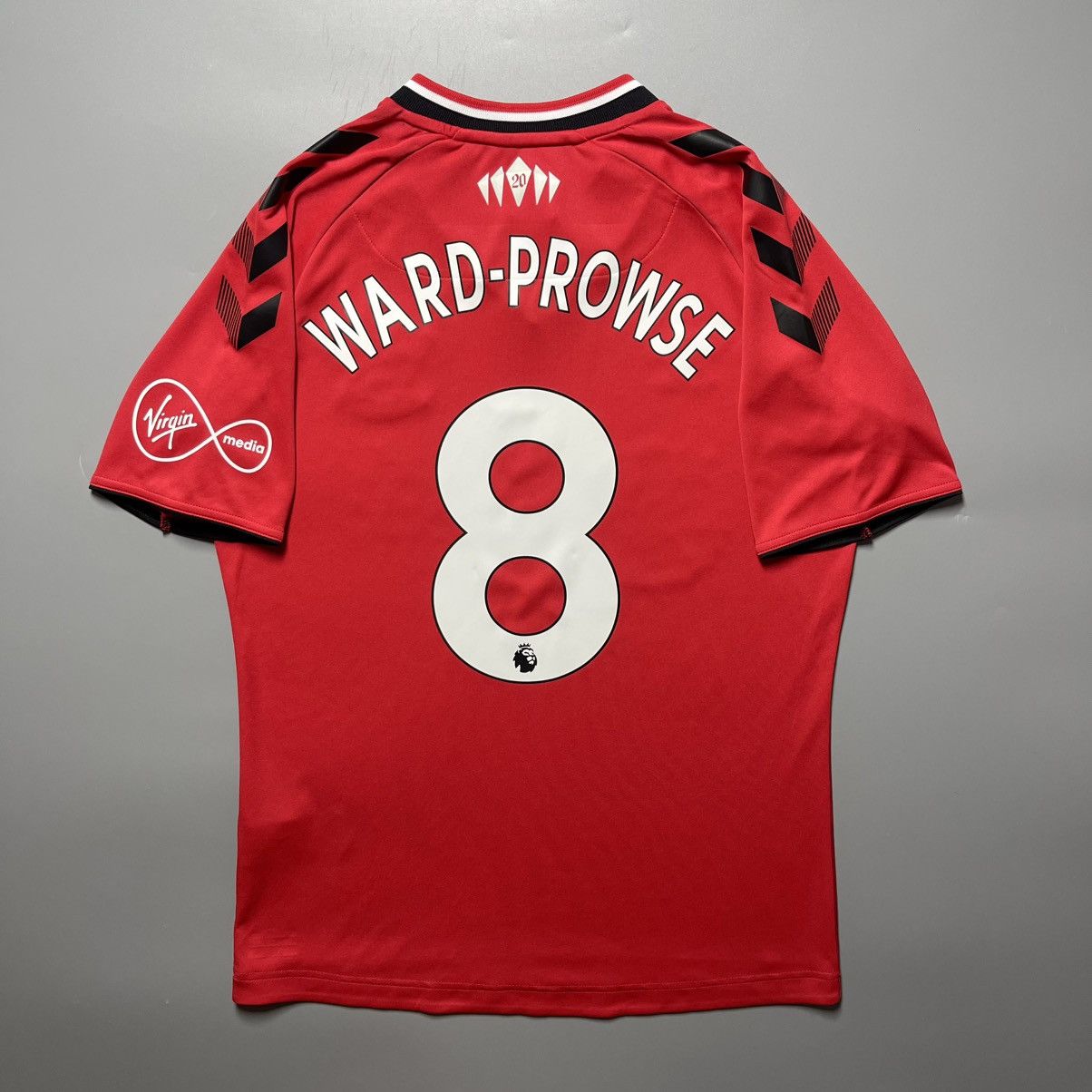 Hummel SOUTHAMPTON 2021/2022 FOOTBALL HOME JERSEY #8 WARD-PROWSE Size US S / EU 44-46 / 1 - 1 Thumbnail