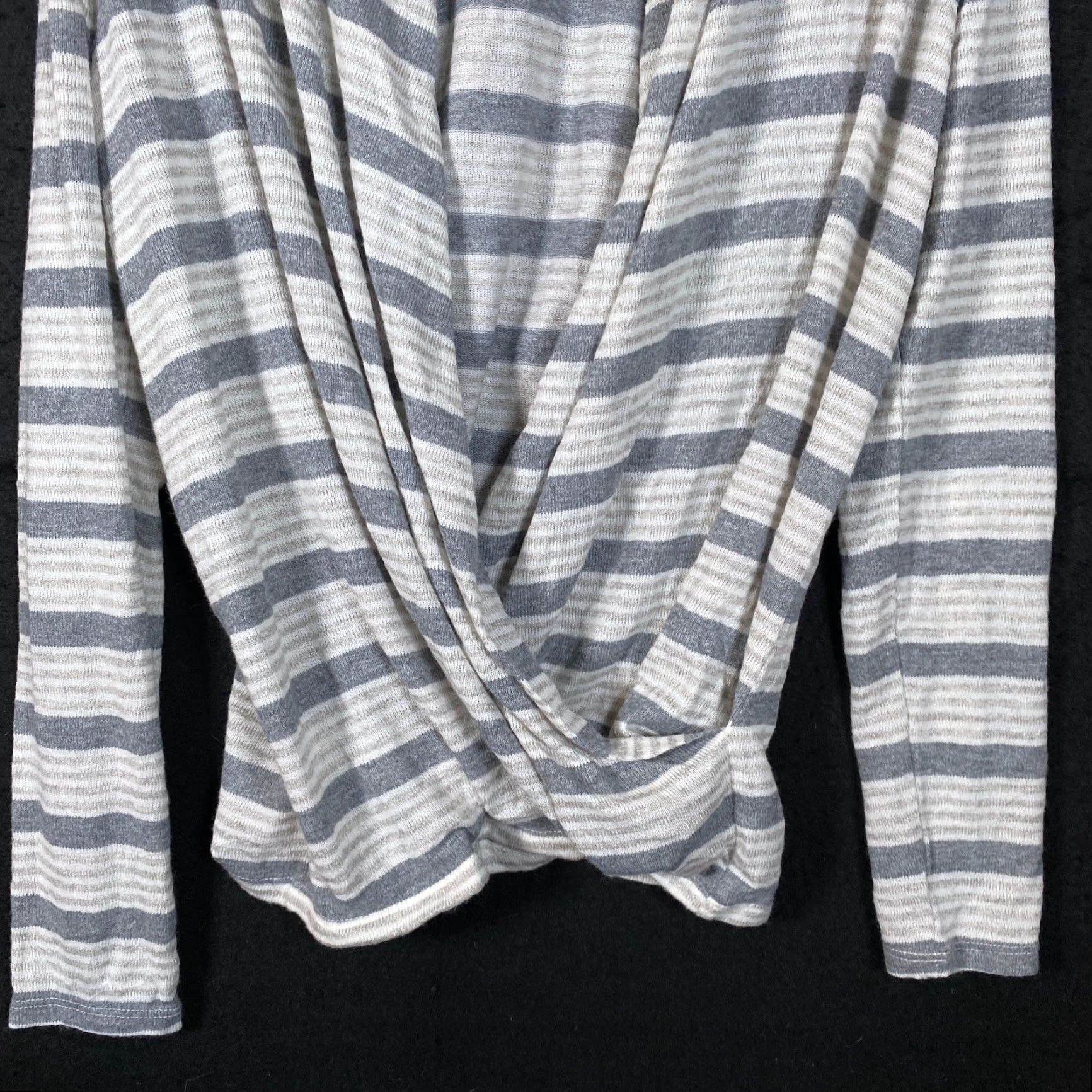 Loft LOFT Outlet Womens Top White Gray Deep V Neck Wrap Long Sleeve Stretch M Shirt Blouse Womens Casual Workwear Size M / US 6-8 / IT 42-44 - 3 Thumbnail