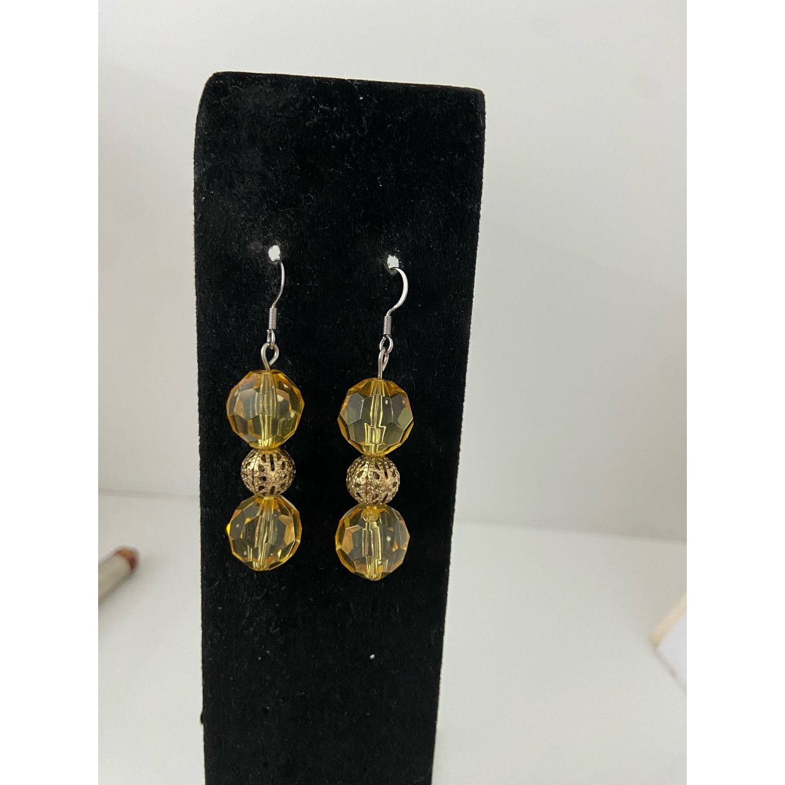 Handmade yellow bead earrings Size ONE SIZE - 1 Thumbnail