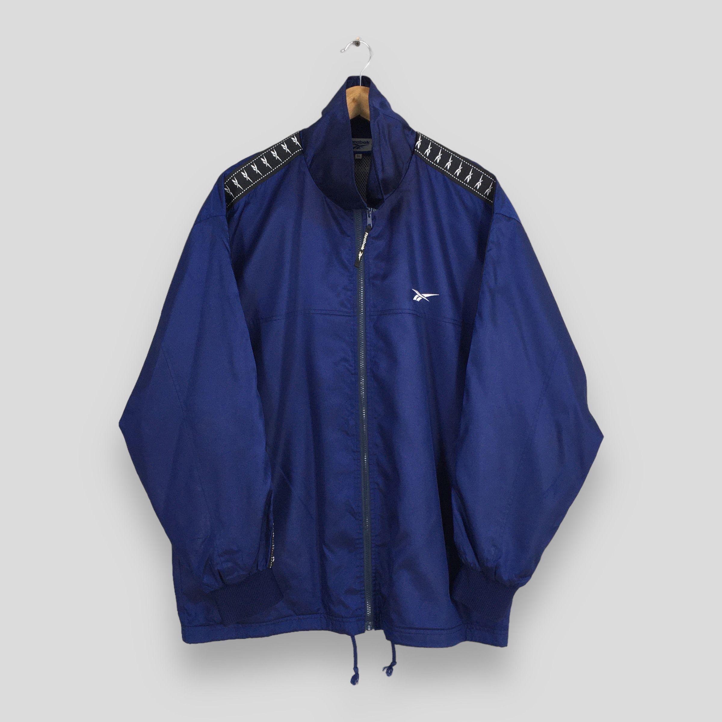 Reebok Vintage Reebok Sports Windbreaker Jacket XLarge Size US XL / EU 56 / 4 - 1 Thumbnail