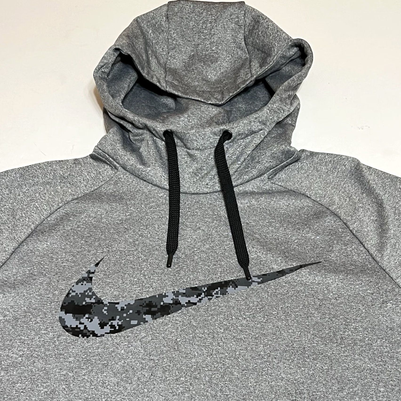 Nike Nike Hoodie Men L Gray Camo Center Swoosh Pullover Sweatshirt Dri Fit Sweatshirt Size US L / EU 52-54 / 3 - 2 Thumbnail