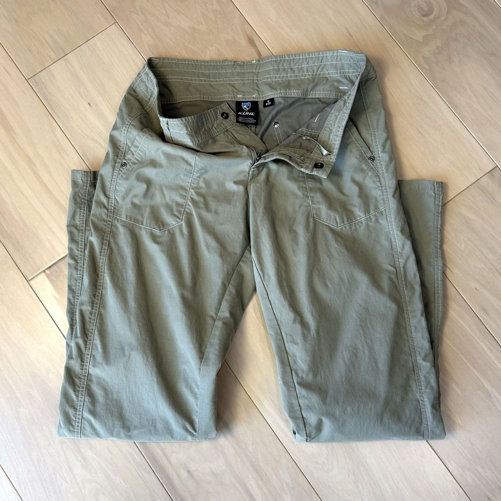 Vintage Kuhl Hiking Pants Women’s 10 Reg Tan Solid Embroidered Logo Pockets Straight Leg Chino Regular Rise Mid-20? Size 32" / US 10 / IT 46 - 3 Thumbnail
