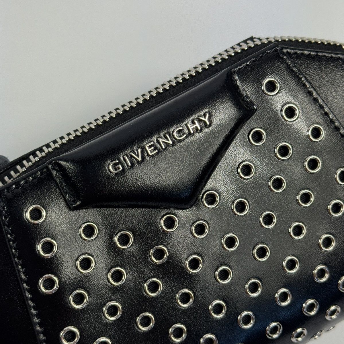 Givenchy ANTIGONA NANO LEATHER CROSS BODY BAG Size ONE SIZE - 7 Thumbnail