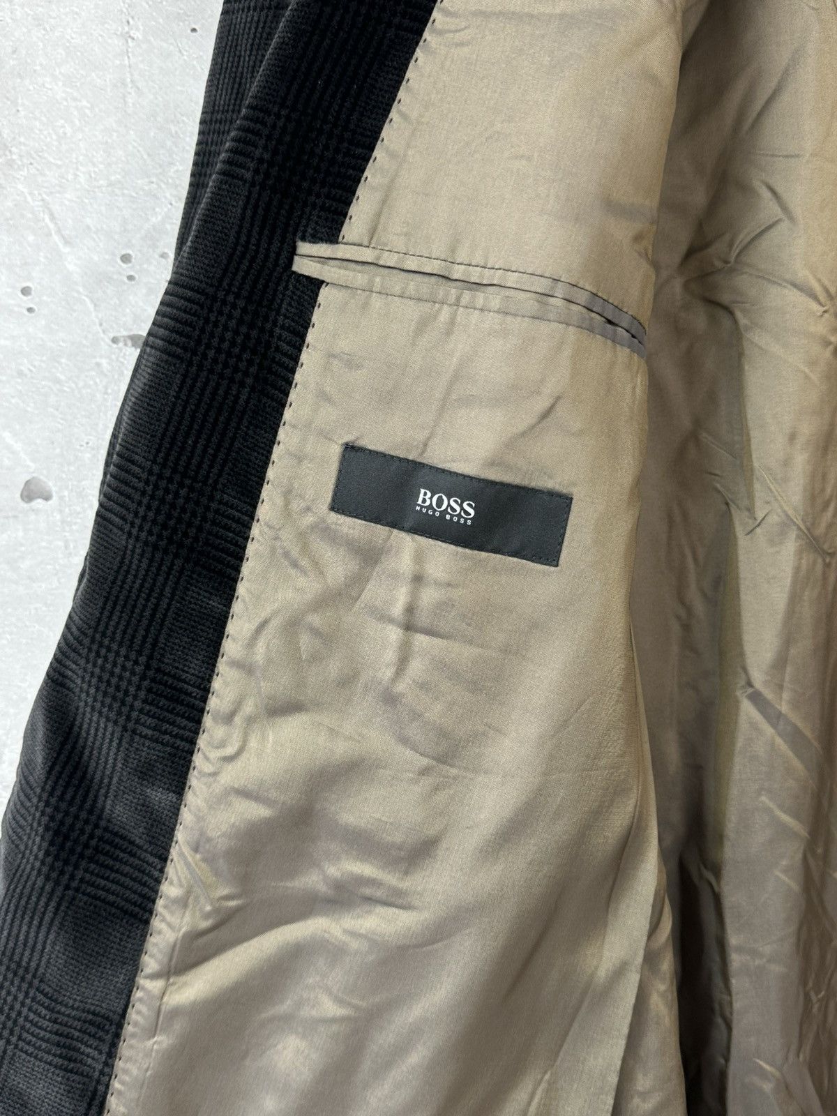 Hugo Boss Vintage Hugo Boss Monsieur 90s Check Brown Velour Blazer Size US L / EU 52-54 / 3 - 11 Thumbnail
