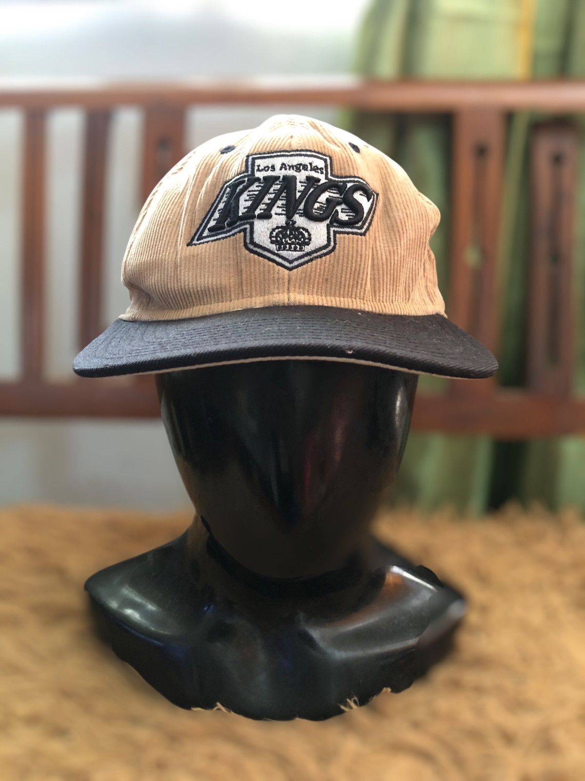 Mitchell & Ness Los Angeles KINGS NHL Corduroy Mitchell & Ness Cap Hat Size ONE SIZE - 1 Thumbnail