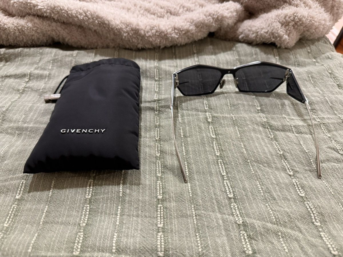 Givenchy GIVENCHY Silver Giv Cut Sunglasses Size ONE SIZE - 4 Thumbnail