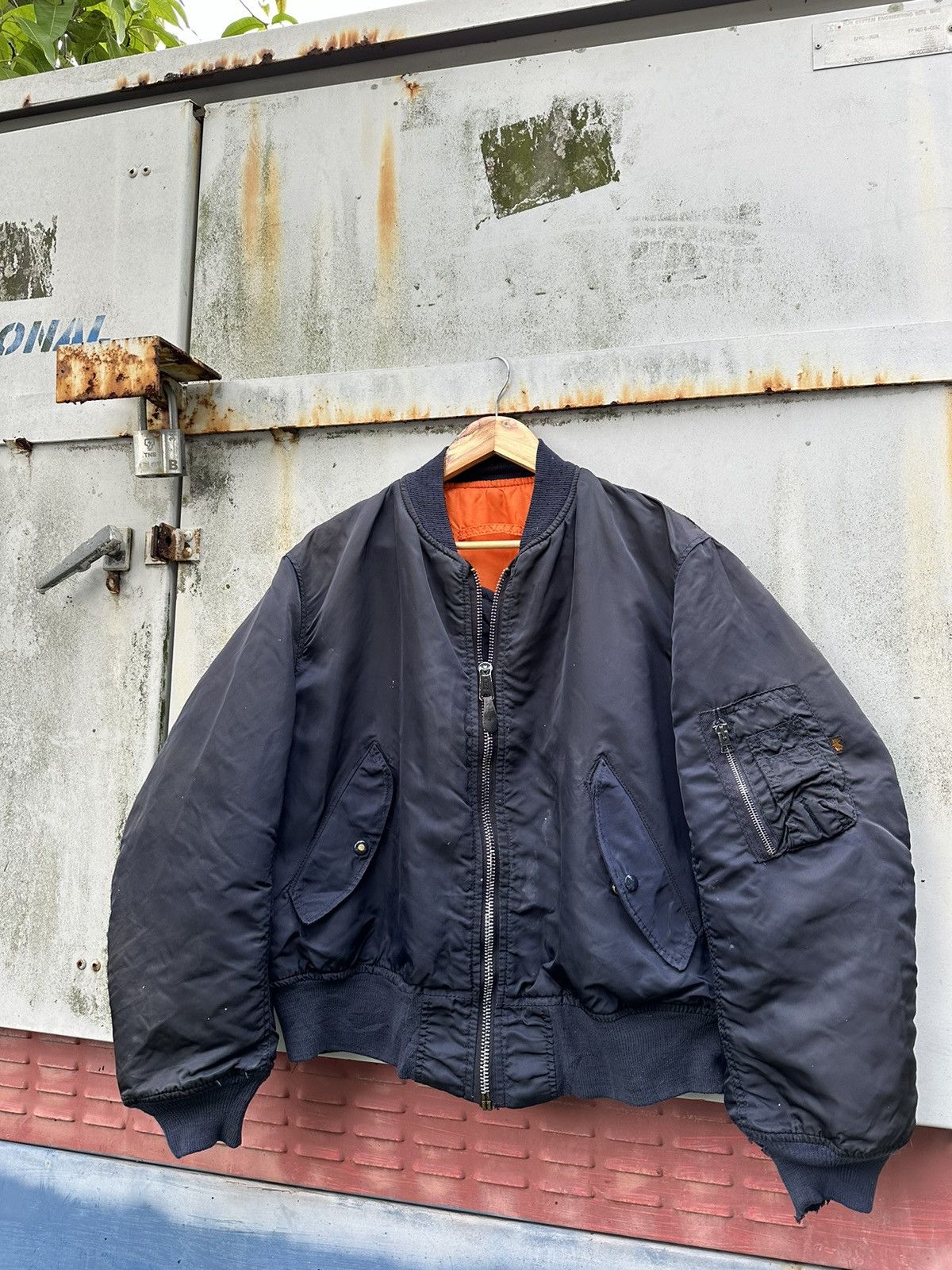 Alpha Industries 🪖THRASHED ALPHA INDUSTRIES MA-1 Bomber Jacket Size US L / EU 52-54 / 3 - 4 Thumbnail