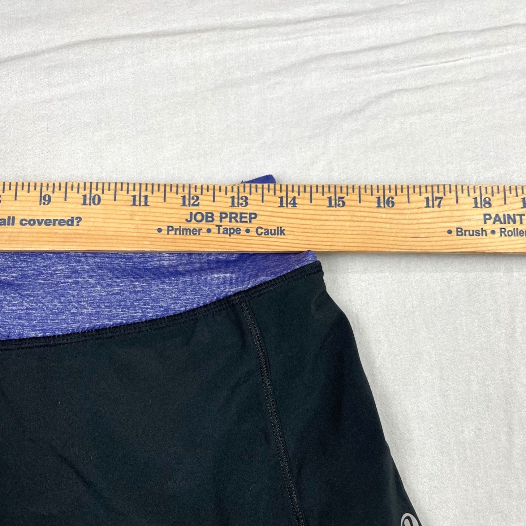 Lululemon Lululemon Shorts Women 4 Brief Lined Zip Pocket Gym Performance Outdoor Black Size 27" / US 4 / IT 40 - 5 Thumbnail