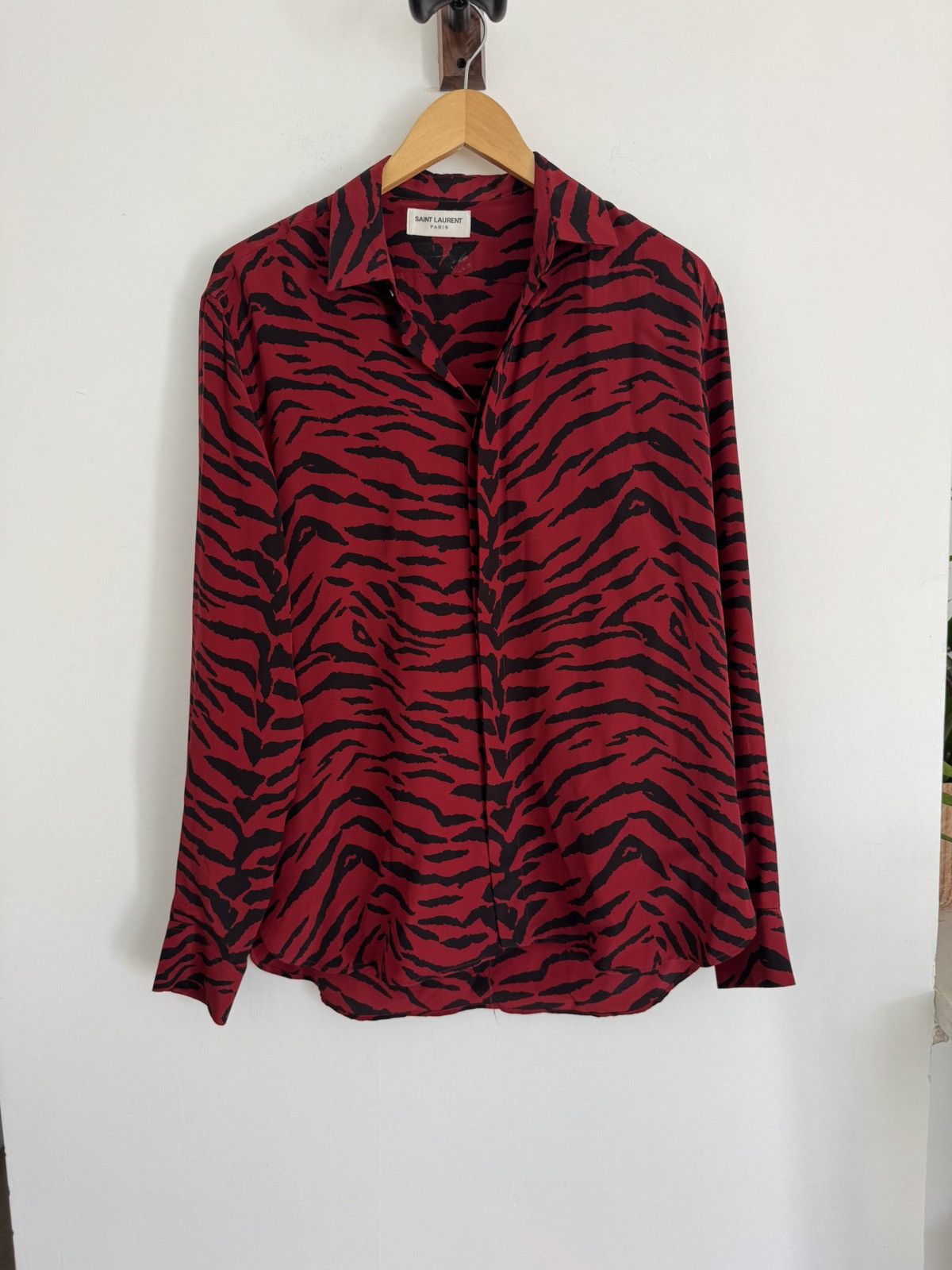 Saint Laurent Paris Sample FW19 Tiger Silk shirt Size US S / EU 44-46 / 1 - 1 Thumbnail