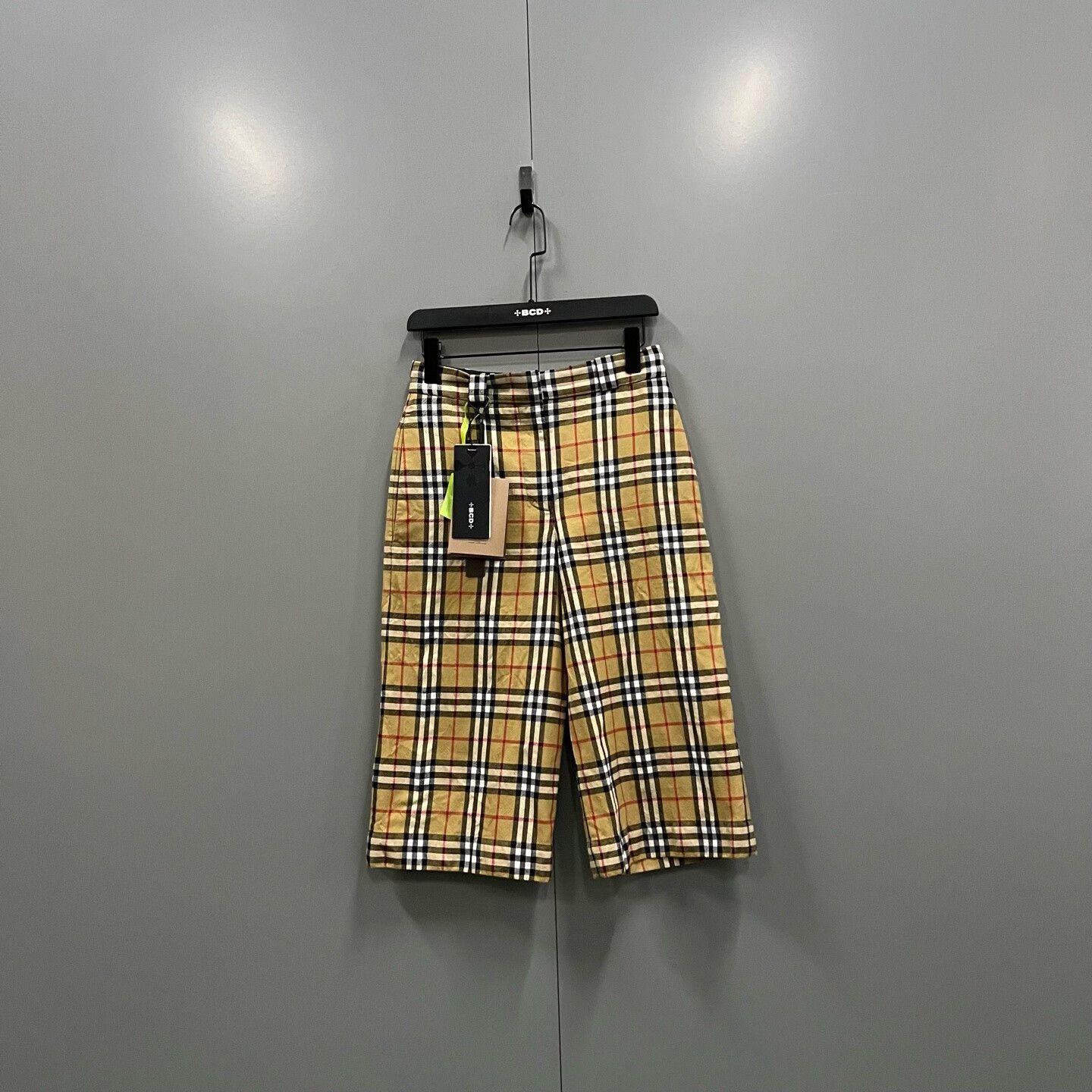 Burberry Burberry Plaid Pants 34 Women Size 34" / US 12 / IT 48 - 1 Thumbnail