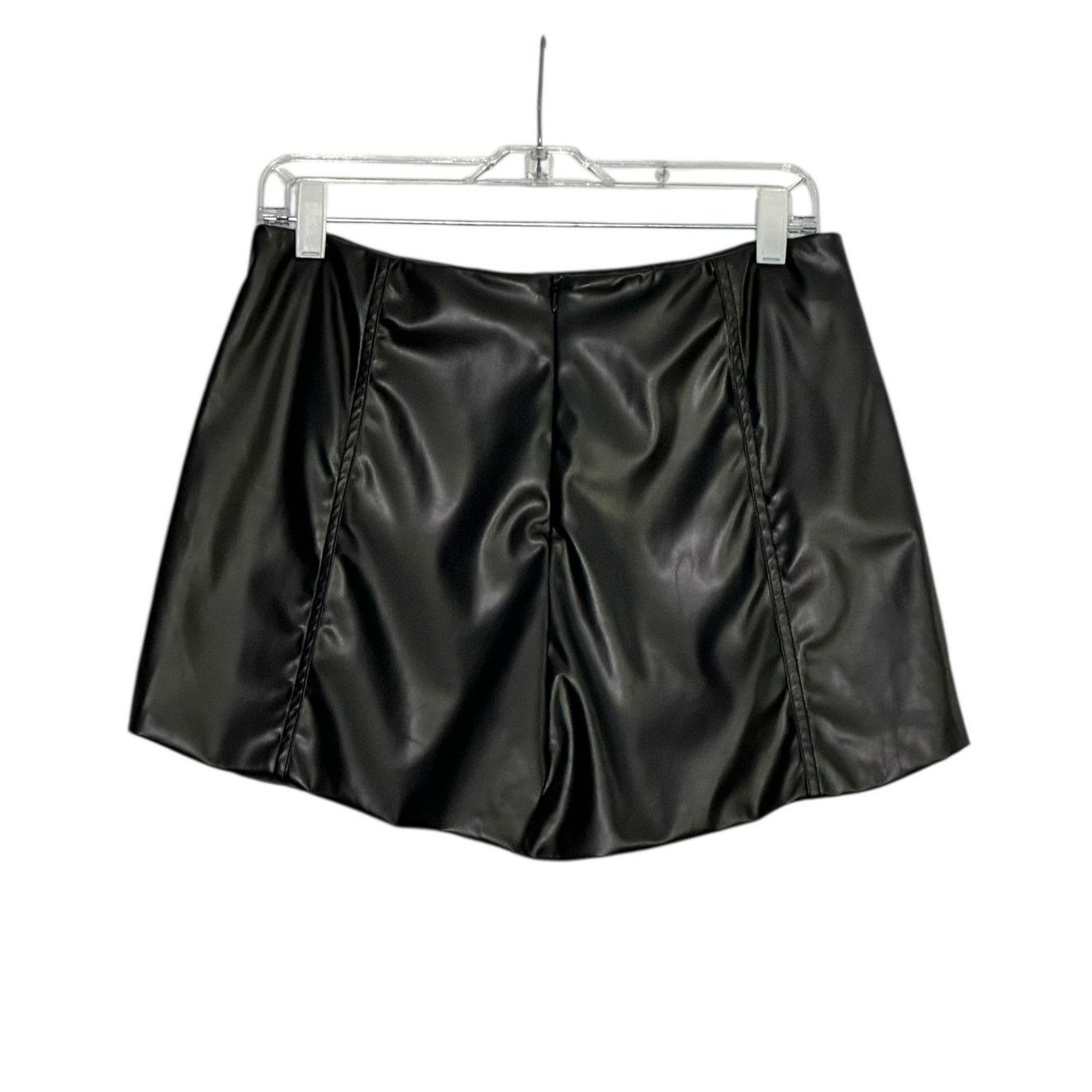 Shein Shein black faux leather shorts size Large Size 30" / US 8 / IT 44 - 2 Thumbnail