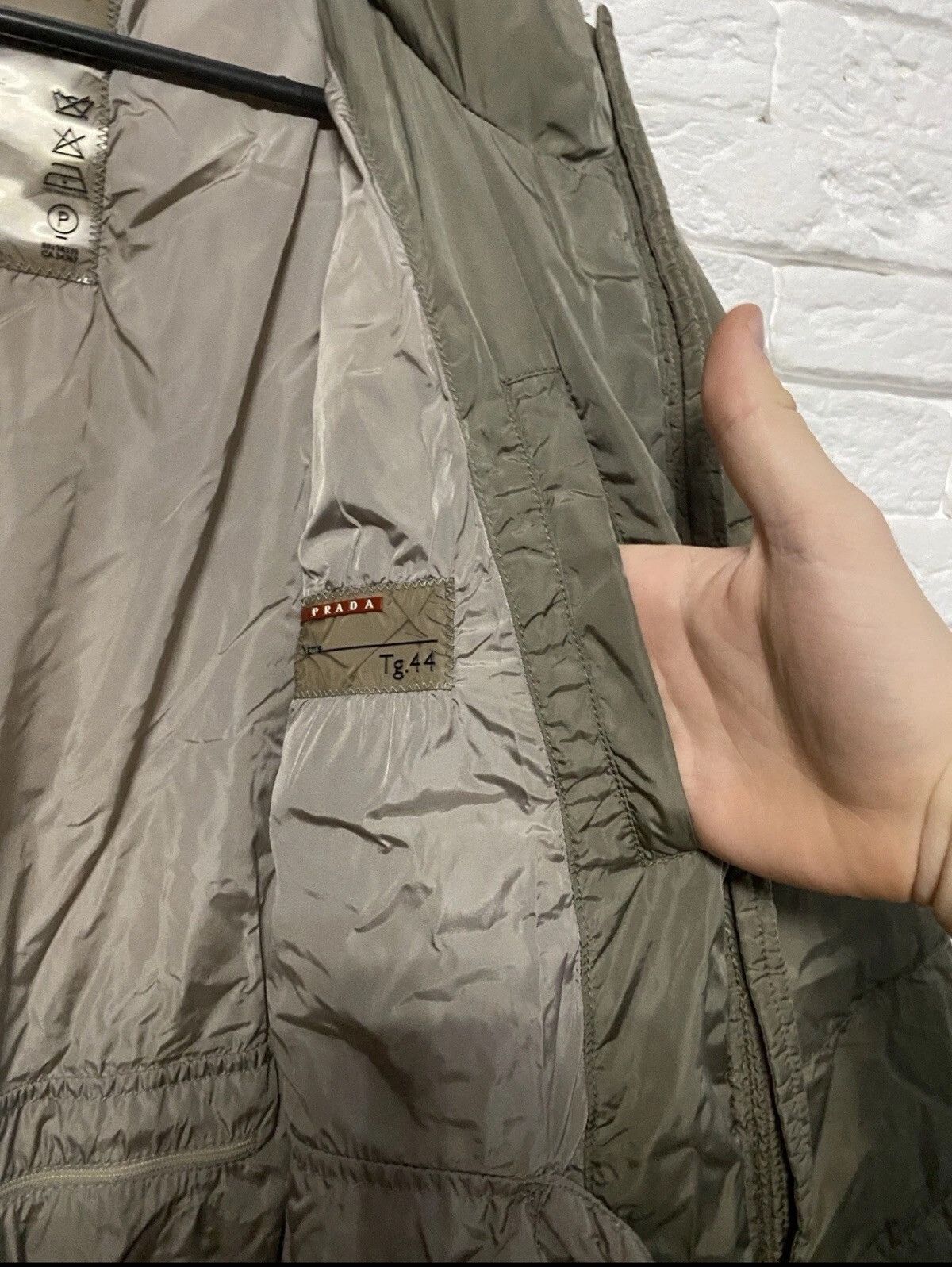 Prada Vintage Nylon Prada Ski Puffer Jacket Red Tab Sz M Size US M / EU 48-50 / 2 - 5 Thumbnail