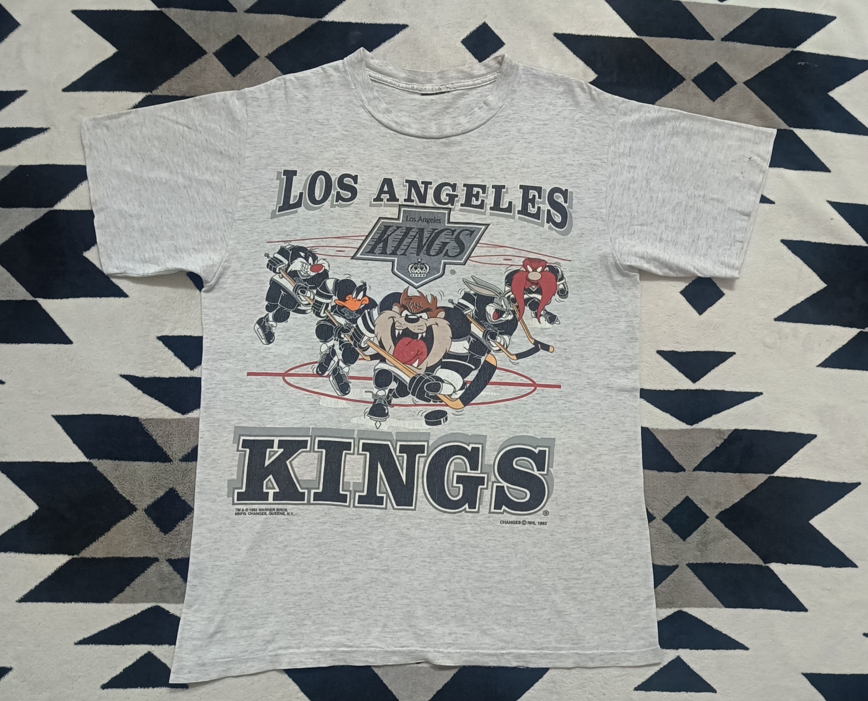 Vintage 🔥🔥Rare Vintage 90s Long Angeles Kings Tazmania Tee Size US L / EU 52-54 / 3 - 2 Thumbnail