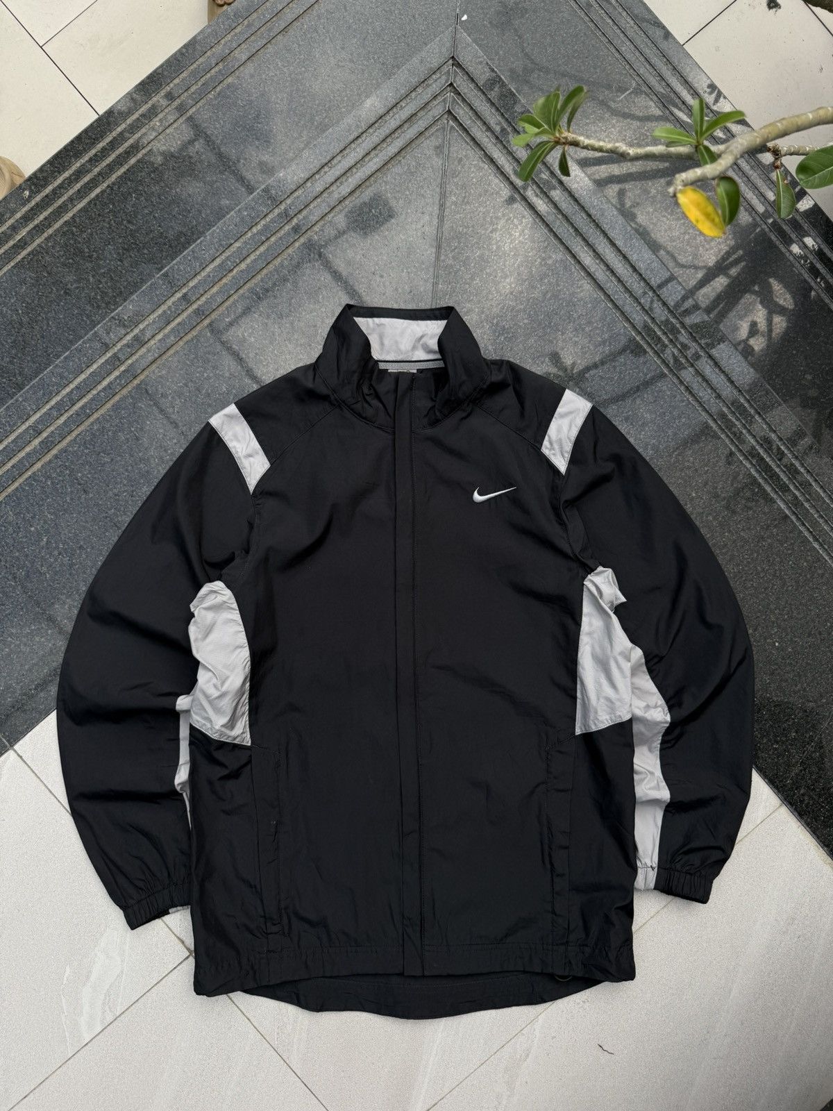 Nike 90’s NIKE RARE ZIP Y2K VINTAGE NYLON RETRO SWOOSH JACKET Size US M / EU 48-50 / 2 - 2 Thumbnail