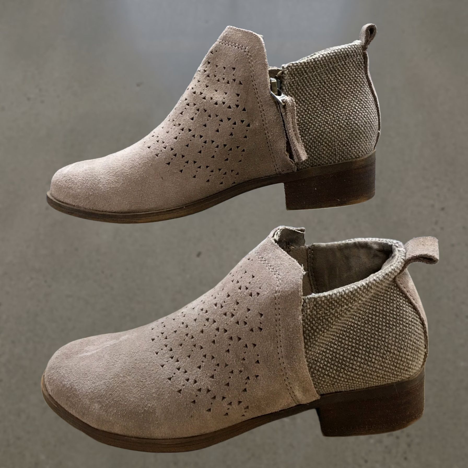 Toms TOMS Deia Boots Womens 6.5 Casual Zip Ankle Bootie Brown Suede Heels Size US 7 / IT 37 - 1 Thumbnail