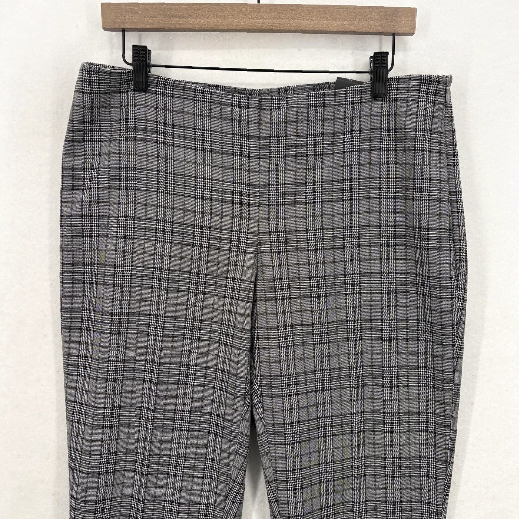 White House Black Market White House Black Market Pants Womens 10 Gray Plaid Signature Refined Stretch Dress Pants Women Regular Size 10 Gray Plaid Refined Stretch Size 32" / US 10 / IT 46 - 2 Thumbnail
