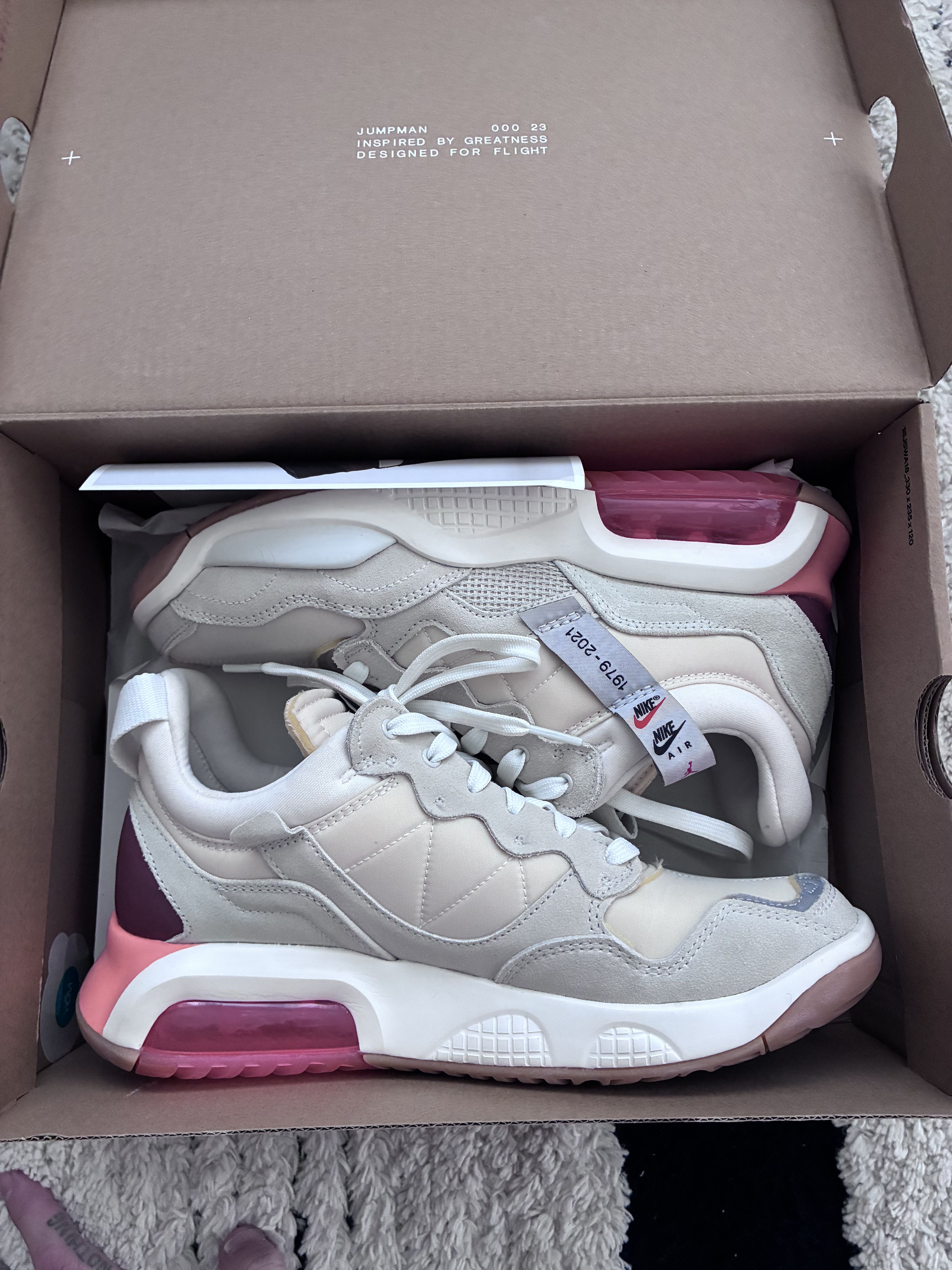 Jordan Brand Jordan MA2 Future Beginnings Summit White Camellia 9 Size US 9 / EU 42 - 2 Thumbnail