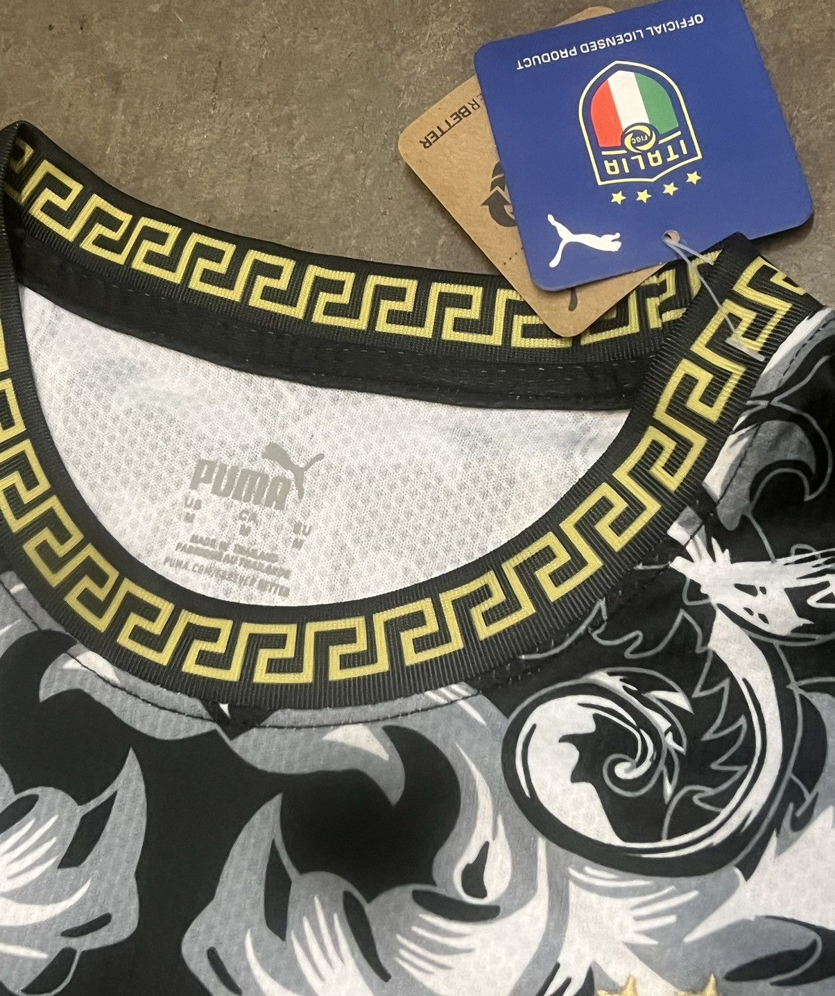 Versace Puma Versace Italy Soccer Jersey size Medium NEW Size US M / EU 48-50 / 2 - 3 Thumbnail