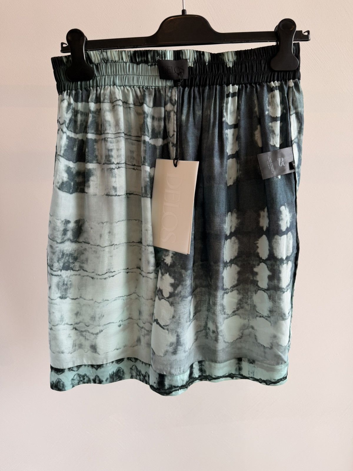 Other DELOS Printed Shorts Black Turquoise Shibori Tie Dye Size S Size 30" / US 8 / IT 44 - 10 Thumbnail