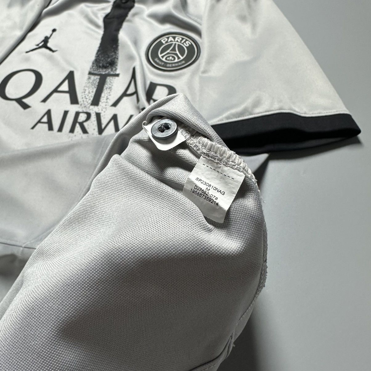 Nike PSG NIKE 2022/2023 FOOTBALL SOCCER AWAY JERSEY #30 MESSI Size US M / EU 48-50 / 2 - 12 Thumbnail