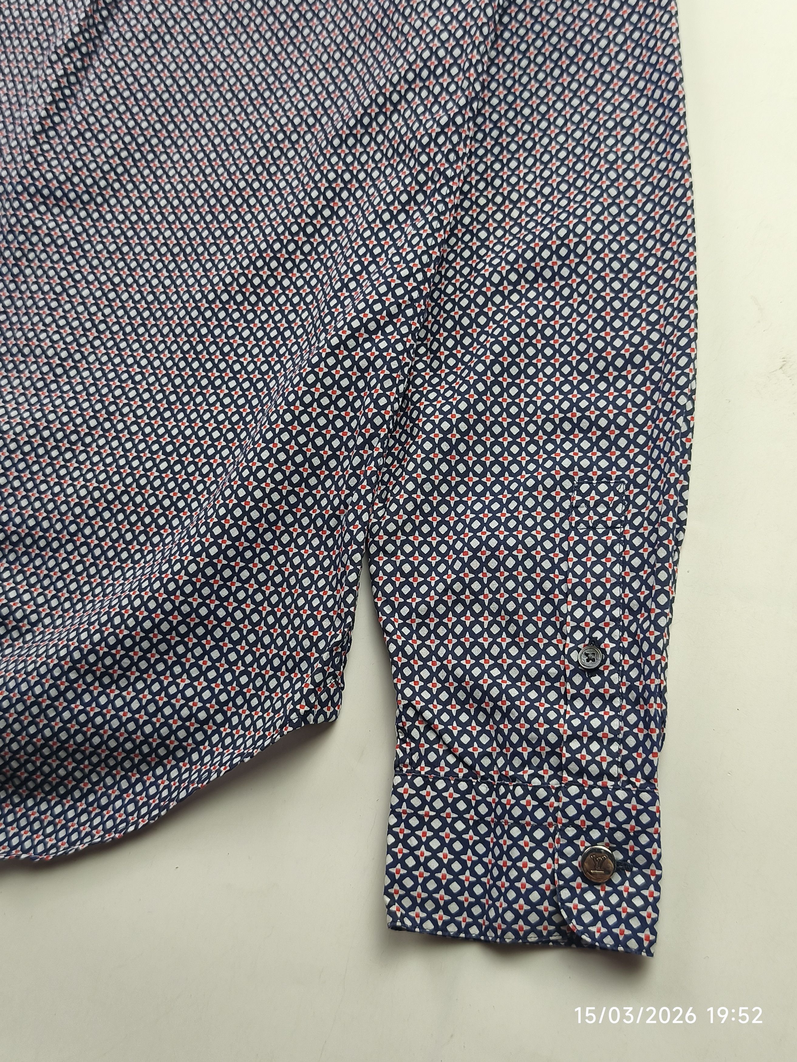 Louis Vuitton Louis Vuitton monogram shirt Size US S / EU 44-46 / 1 - 11 Thumbnail