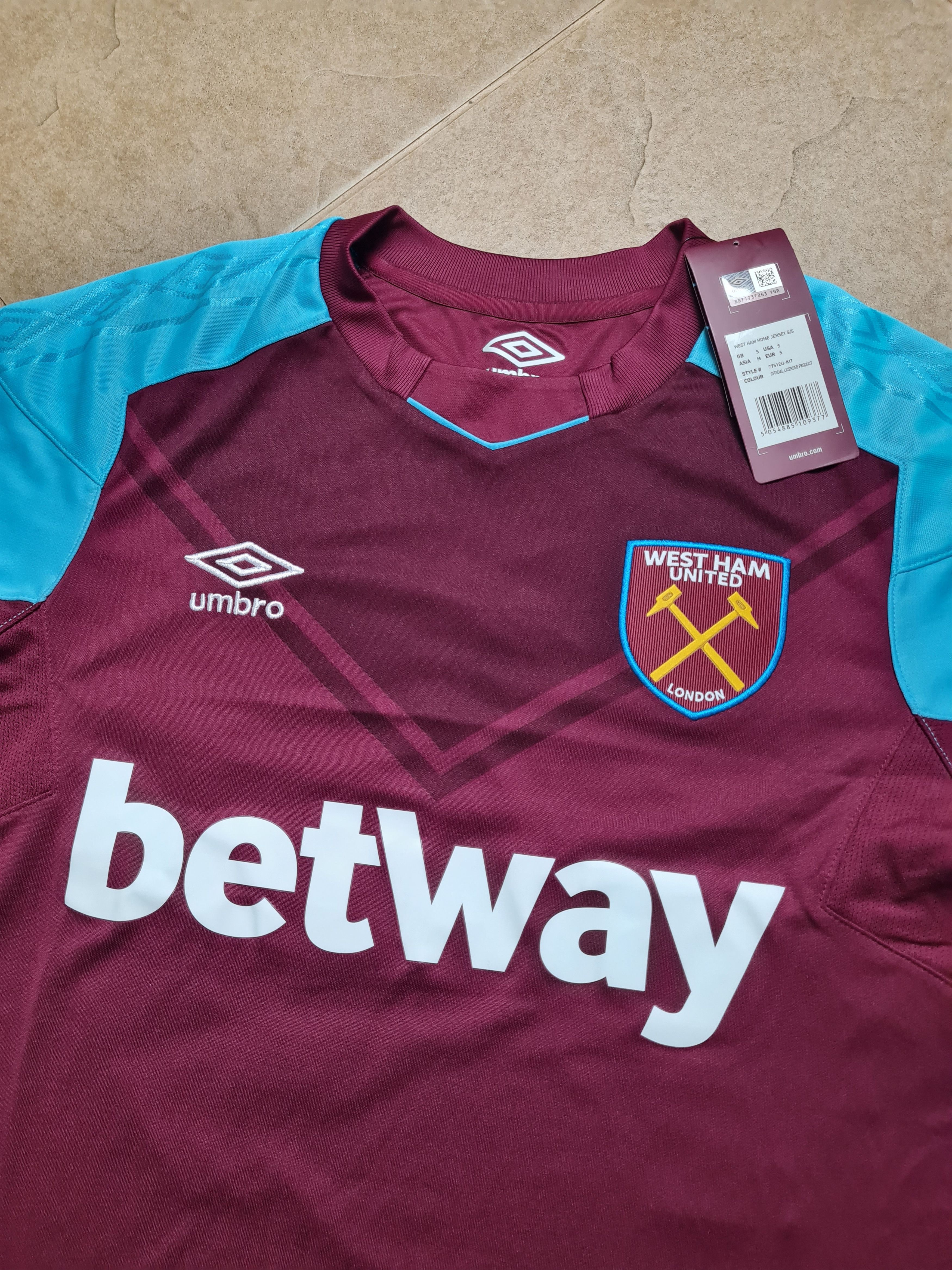 Umbro WEST HAM UNITED 2017-18 shirt trikot maglia camiseta #70 Size US S / EU 44-46 / 1 - 11 Thumbnail