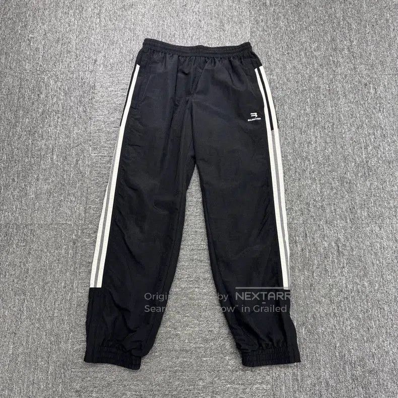 Balenciaga Balenciaga Embroidered Stripe Sweatpants. Size US 26 / EU 42 - 1 Thumbnail